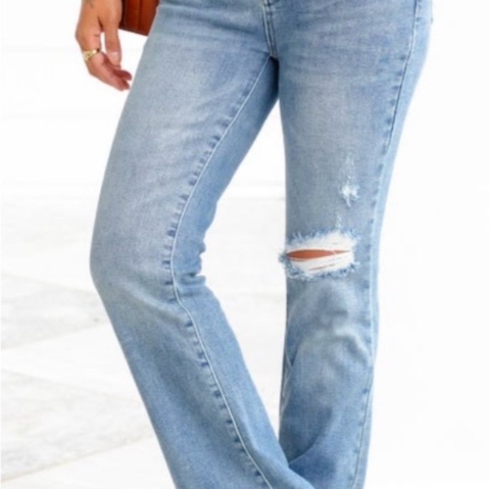 Judy Blue Mid Rise Medium
Wash Distressed Released Hem Bootcut - Picture 16 of 16